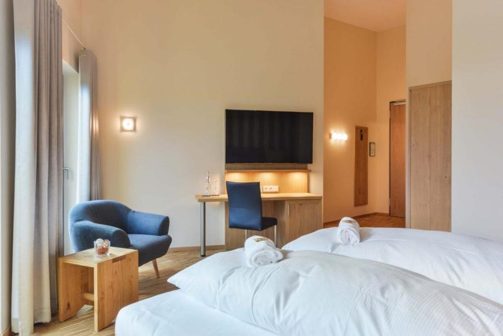 Hotel & Golfrestaurant Gut Wissmannshof Staufenberg  Экстерьер фото