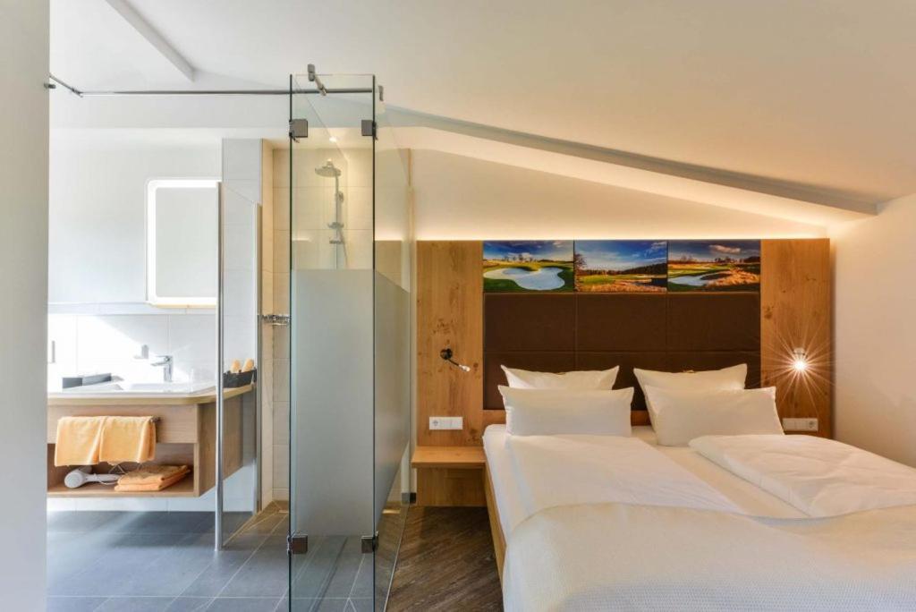 Hotel & Golfrestaurant Gut Wissmannshof Staufenberg  Экстерьер фото