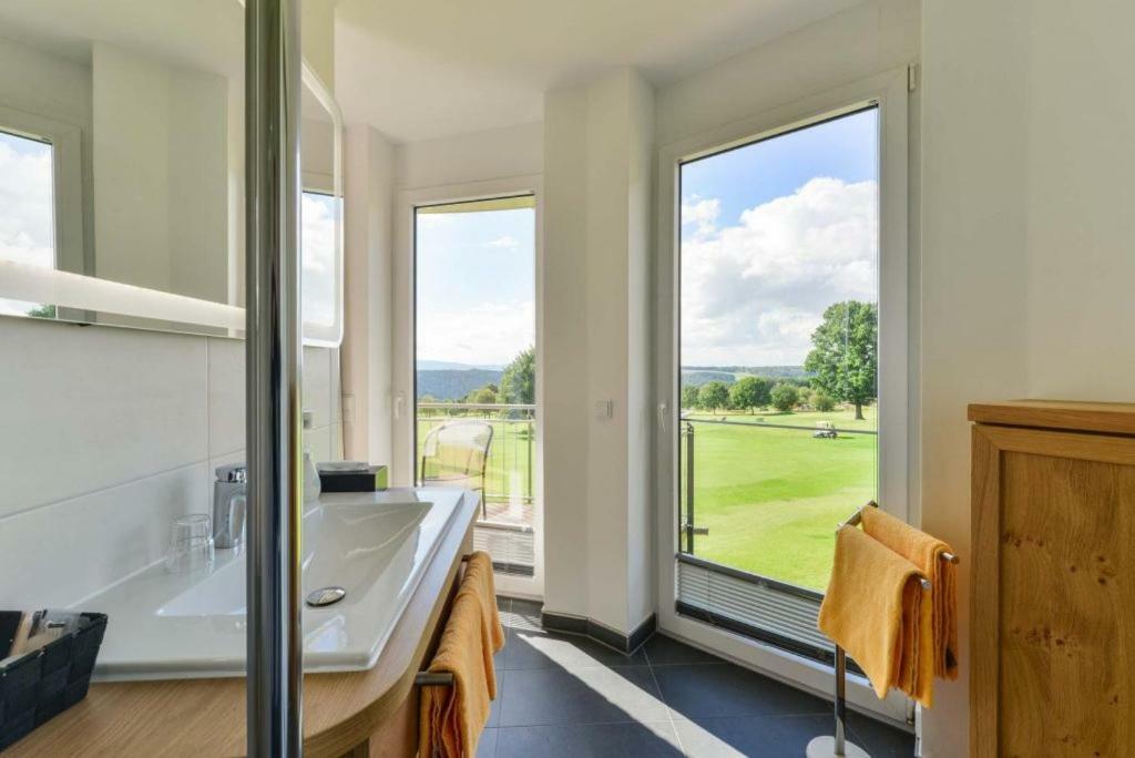 Hotel & Golfrestaurant Gut Wissmannshof Staufenberg  Экстерьер фото