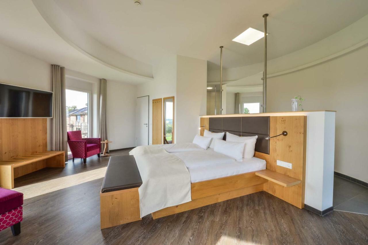 Hotel & Golfrestaurant Gut Wissmannshof Staufenberg  Экстерьер фото