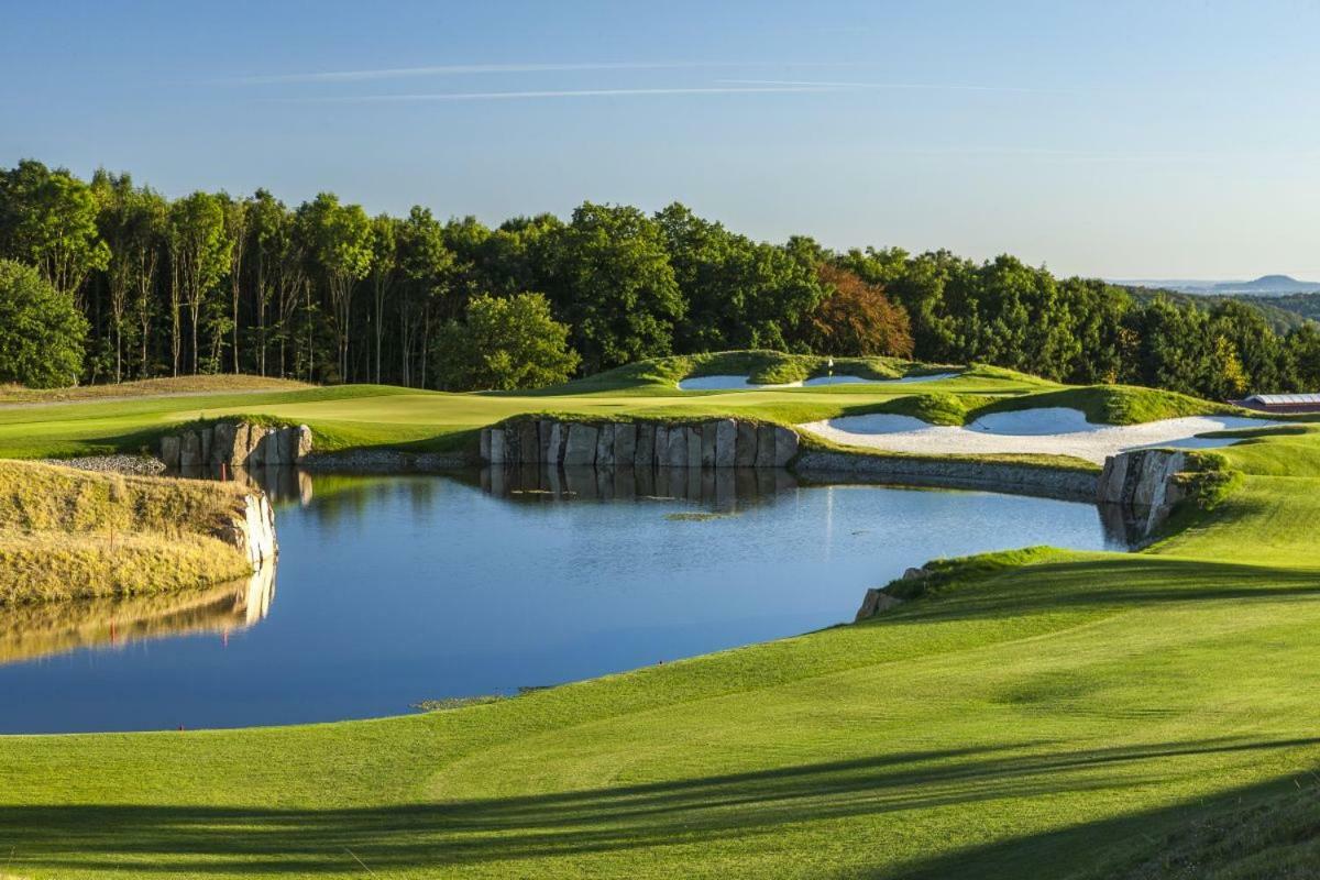 Hotel & Golfrestaurant Gut Wissmannshof Staufenberg  Экстерьер фото