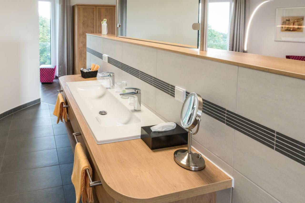 Hotel & Golfrestaurant Gut Wissmannshof Staufenberg  Экстерьер фото